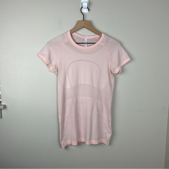 Lululemon Swiftly Tech Short Sleeve Crew Light Pink - Picture 2 of 4